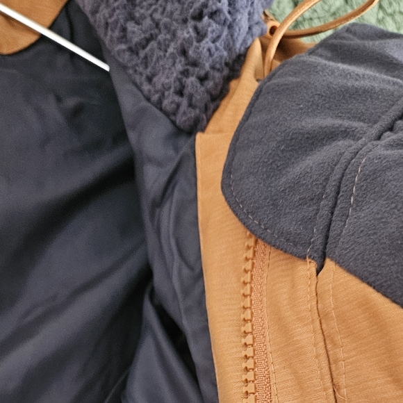 Columbia coat, size Large, - Picture 4 of 6